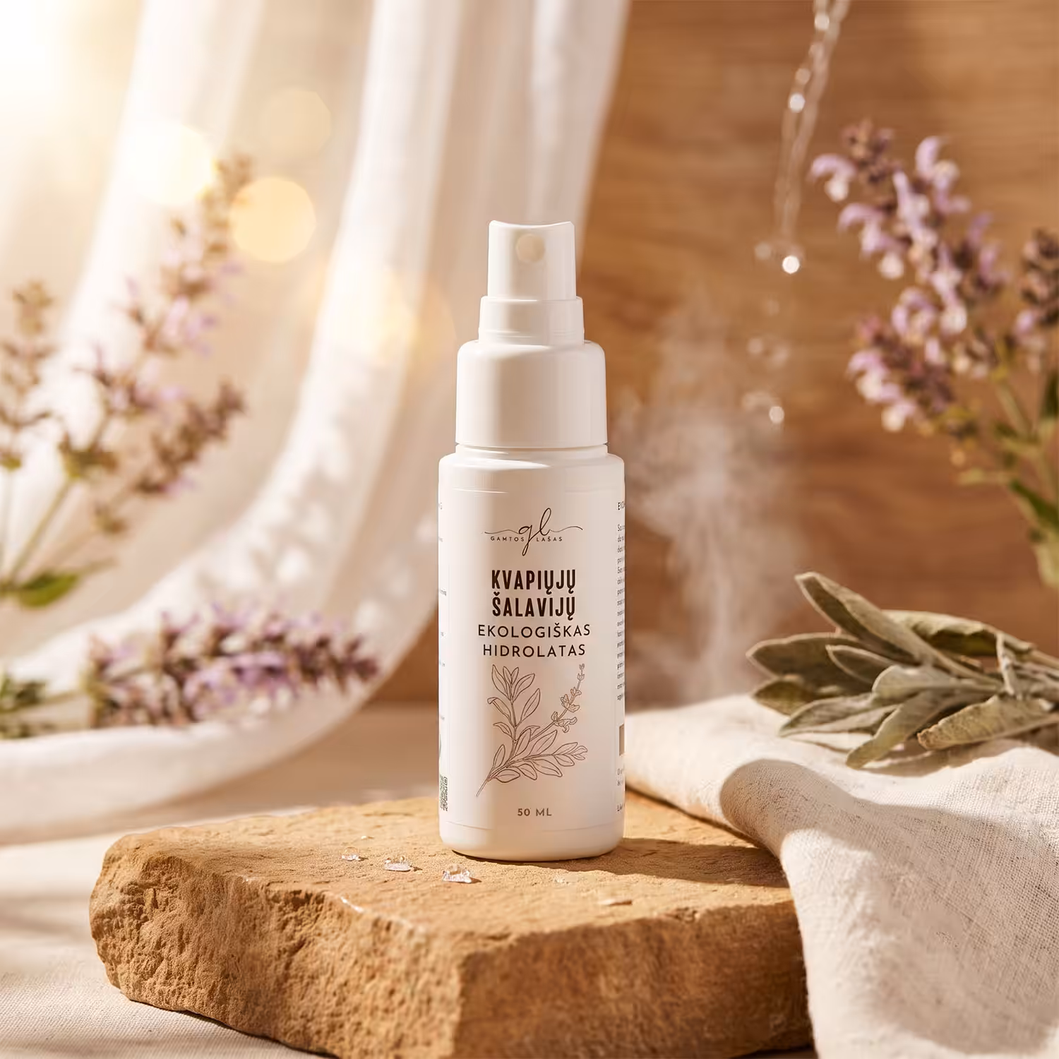 gamtos-lasas-naturalus-ekologiskas-kvapiuju-salaviju-grynas-hidrolatas-botaninis-vanduo-plaukams-ir-odai Ekologiškas kvapiųjų šalavijų vanduo – hidrolatas