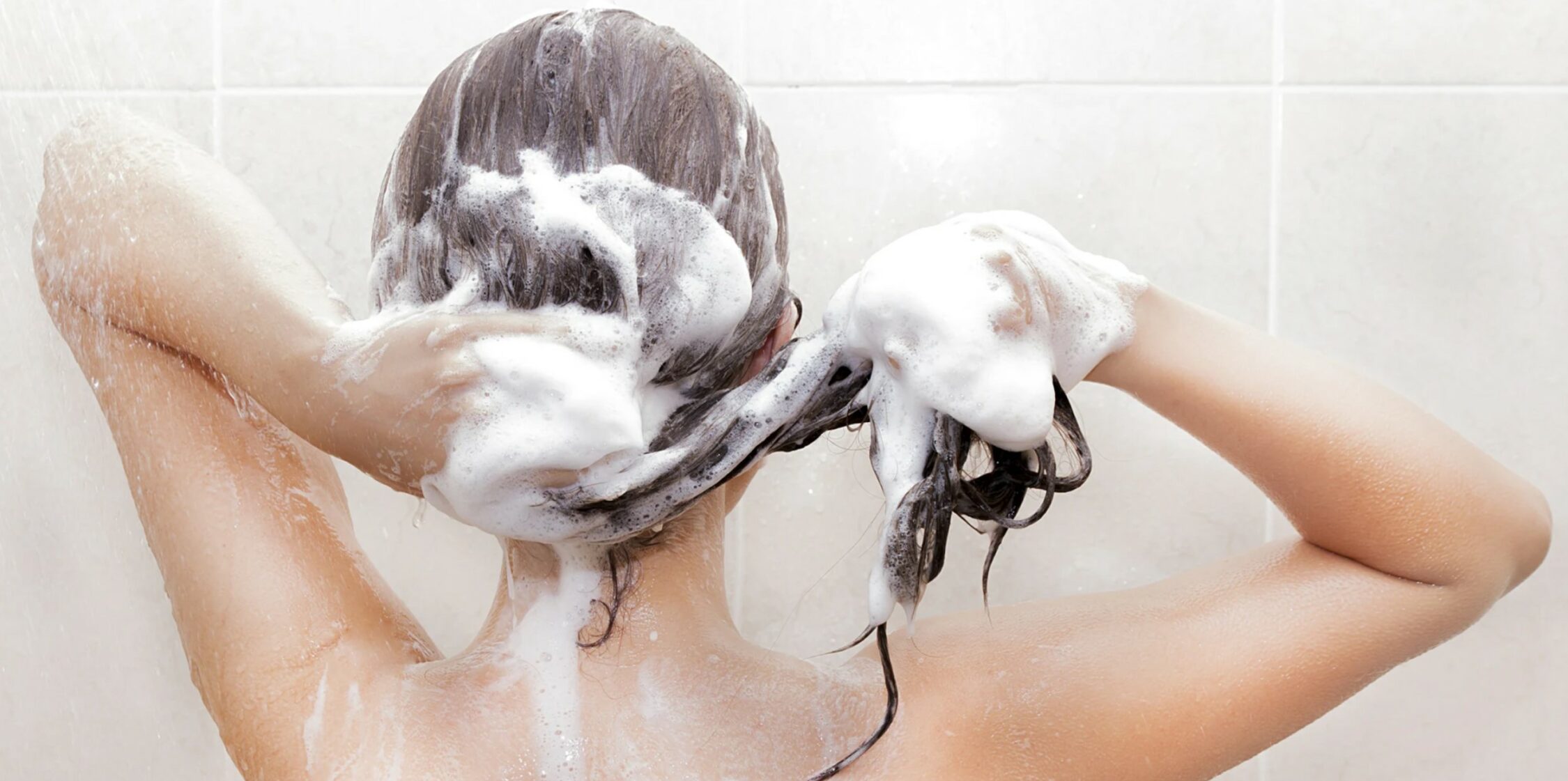 Kokybiškos sudėties šampūnas – ne tik švariai galvos odai
